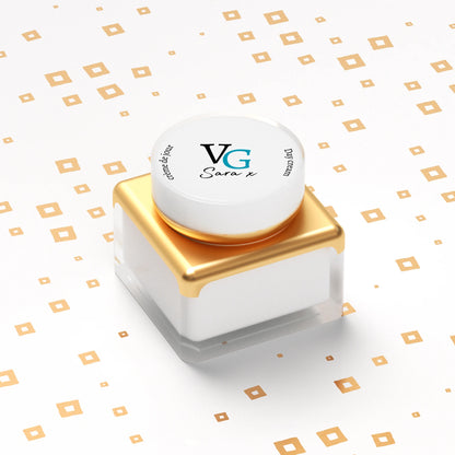 small container of day cream with logo VG Sara x 