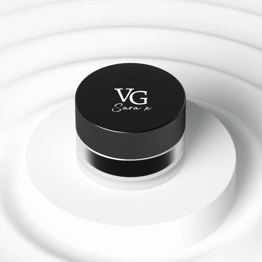 High quality black eyeliner with VG Sara x logo