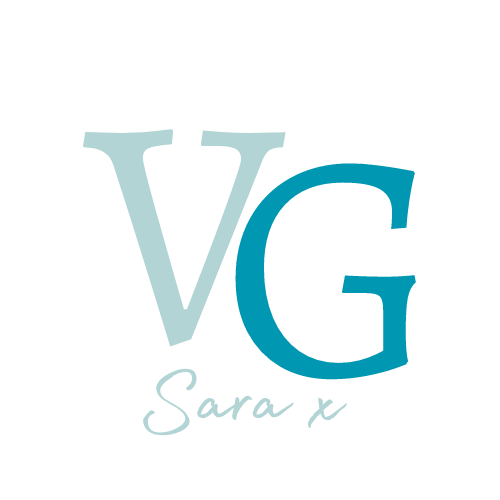 logo Vg sara x in two blue colors on a white canva