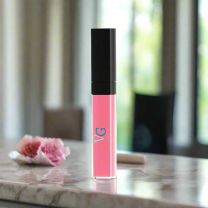 Shimmering pink lip gloss from the "Beauty Kit: The Party Queen" collection