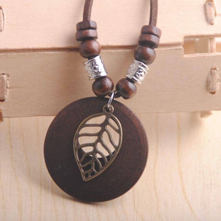 retro wooden necklace for women with a leaf